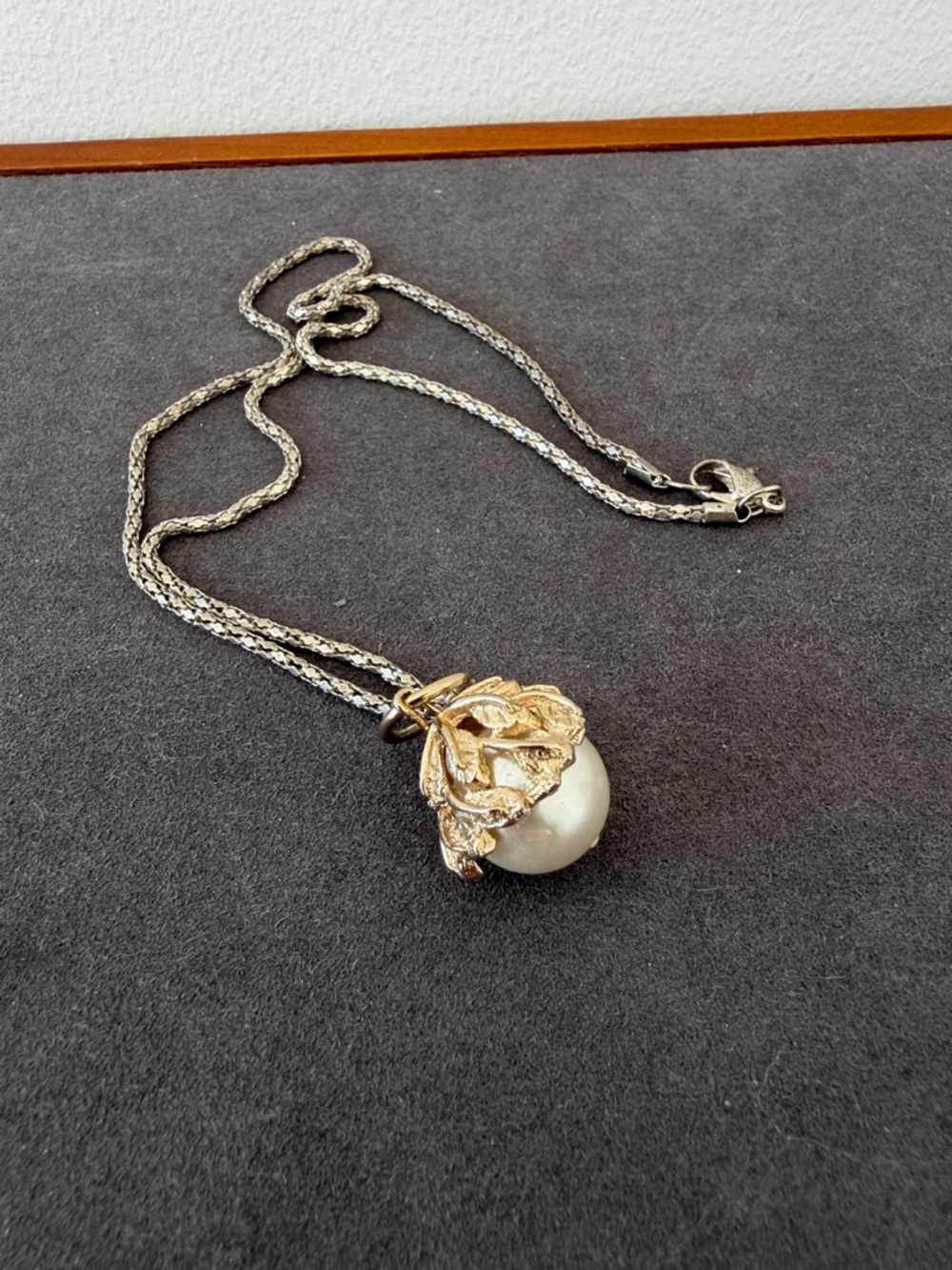 Vintage Faux Pearl Pendant Necklace – Silver Tone Chain – 19”